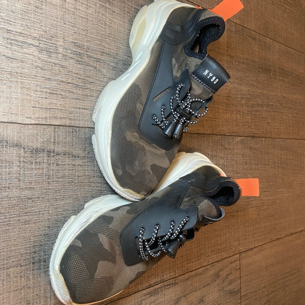 STEVE MADDEN SHOES